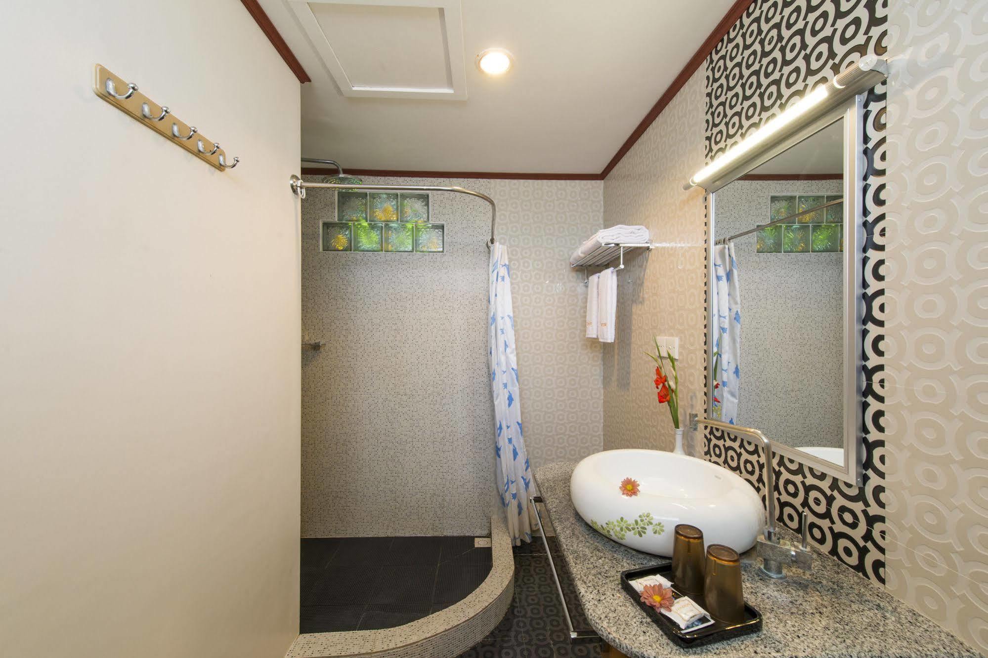 Thurizza Hotel Баган Экстерьер фото